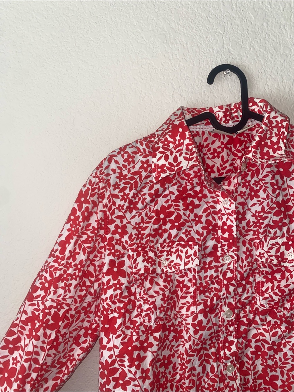 🐛L.L. Bean Red and White button up floral top!